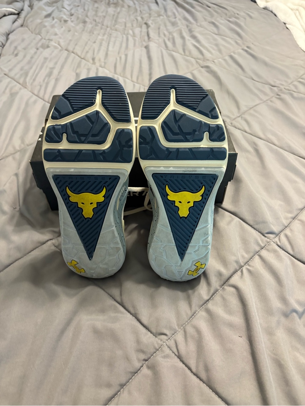 Under Armour Cream White Athletic Shoes with Light Gray and Yellow Details - Picture 3 of 4